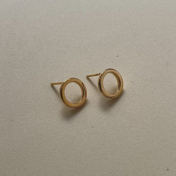 Shiny Circle Studs handrcarfted in Sterling Silver and finished with an 18ct Gold Plating