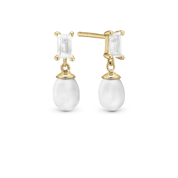 Glistening Pearl Studs handcrafted in Sterling Silver and finished with an 18 Gold plating